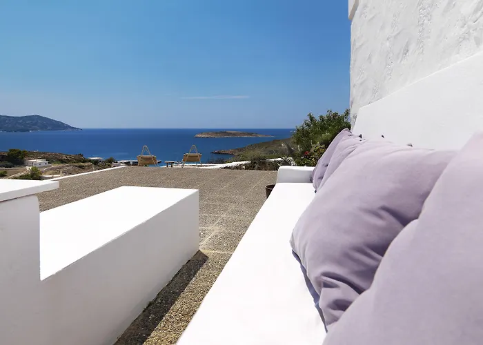 The Windmill 3* Kímolos