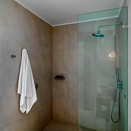 The Windmill 3*